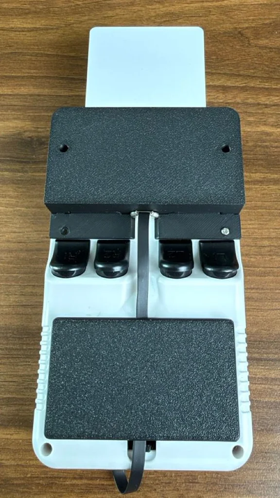 Rear view of the R36S with the REV A NFC-card module, offset mount and four exposed shoulder buttons